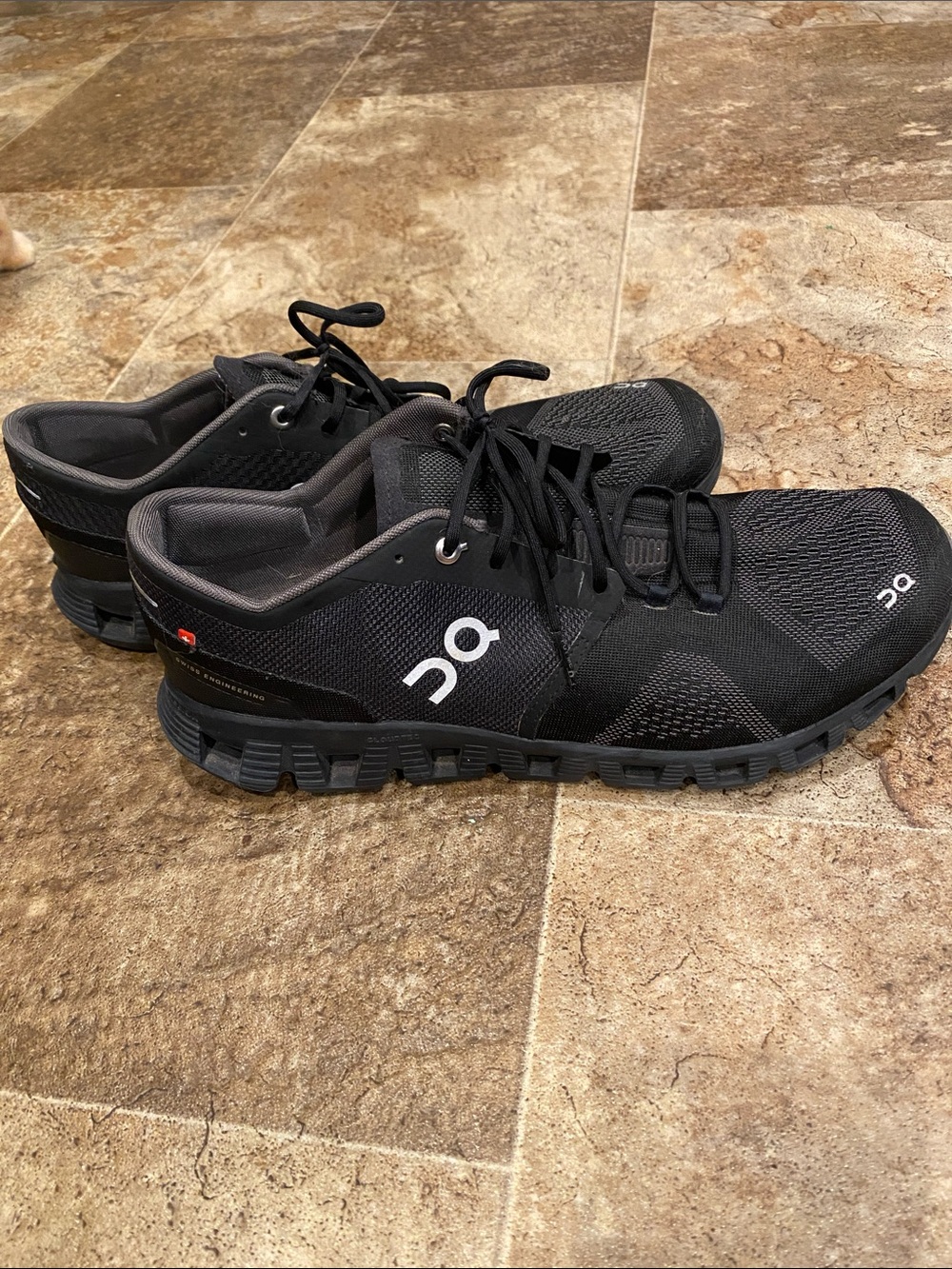 Men’s On Running Black Men’s Athletic Cloud-Inspired Trainers, Size 11.5